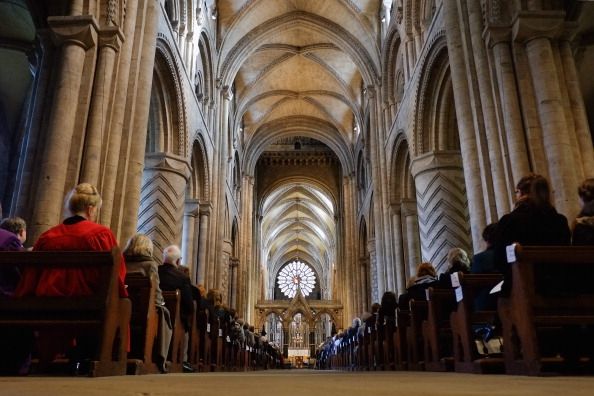 Le nouvel évêque de Durham Paul Butler est intronisé À Durham ...