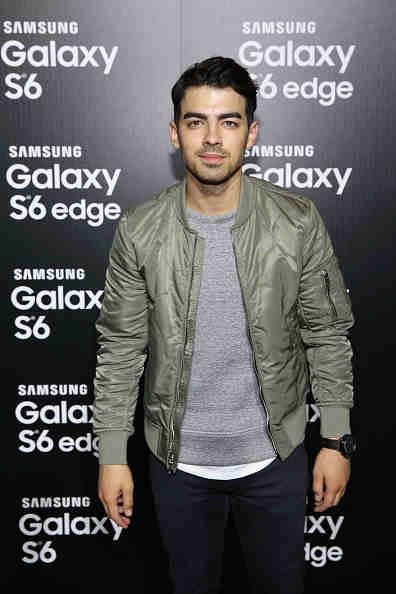 Joe Jonas au lancement du Samsung Galaxy S6 Edge.