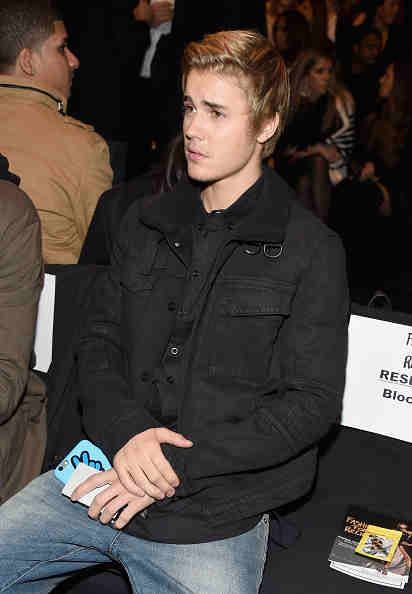 Justin Bieber à Naomi Campbell's Fashion for Charity Fashion Show.