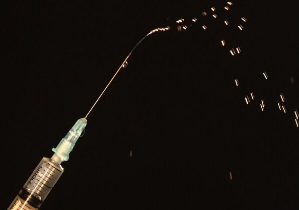 Flakka, qui peut être injecté ou utilisé par d'autres moyens, est le médicament de rue causant la rage et des gens nus courant dans les rues.