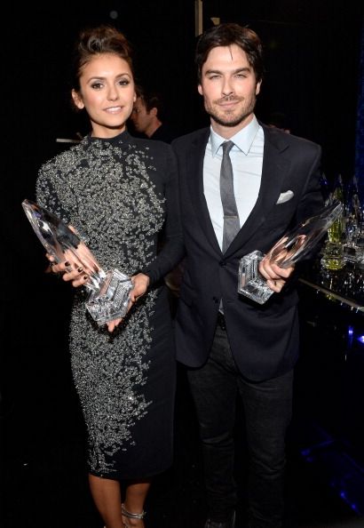 Nina Dobrev et Ian Somerhalder à la 40e Personnes annuels's Choice Awards.