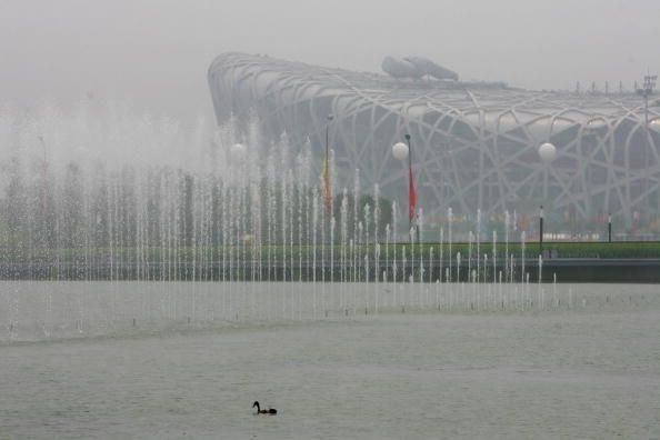 Une vue du stade principal à Pékin au début des Jeux olympiques de 2008, lorsque de l'air à Pékin était plus propre que d'habitude. Une vue du stade principal à Pékin au début des Jeux olympiques de 2008, lorsque de l'air à Pékin était plus propre que d'habitude.