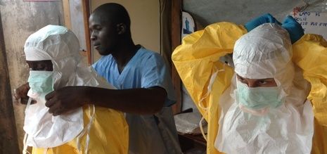 L'Organisation mondiale de la santé craint que le virus mortel Ebola peut se propager à l'échelle mondiale si des mesures préventives ne sont pas trouvées rapidement. L'Organisation mondiale de la santé craint que le virus mortel Ebola peut se propager à l'échelle mondiale si des mesures préventives ne sont pas trouvées rapidement.