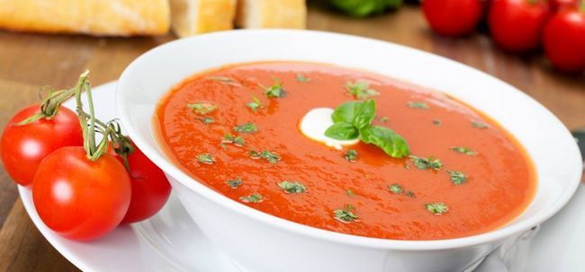 10 étonnants avantages pour la santé et utilisations de soupe de tomate