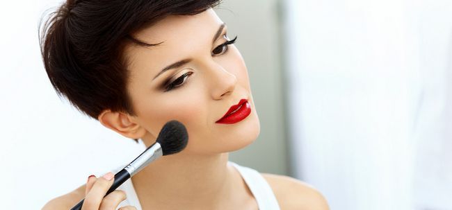 10 Conseils maquillage efficaces pour bien paraître sur les photos