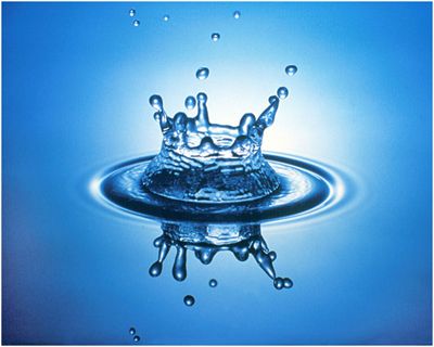 l'eau potable pour les cheveux longs