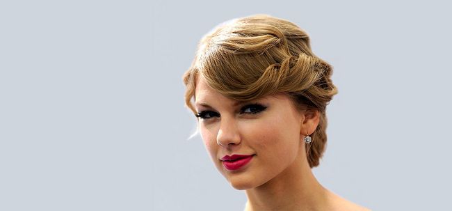 10 Superbe Taylor Swift Updo Coiffures