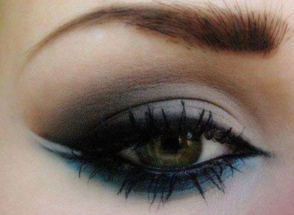 yeux bleus et blancs