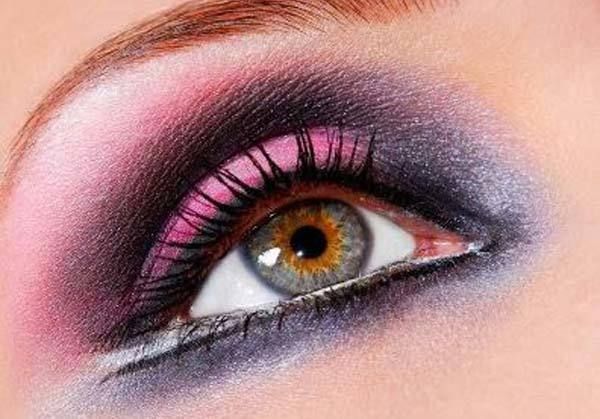 yeux charbonneux pourpres