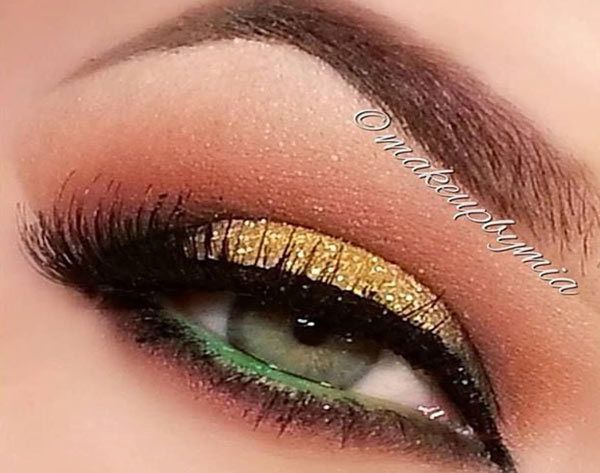 l'or et le maquillage des yeux vert