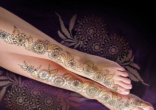 15 magnifiques dessins floraux pour mehndi jambes / pieds