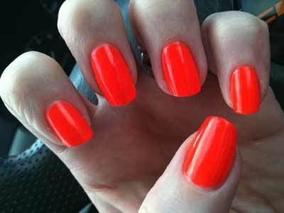 orange fluo vernis à ongles