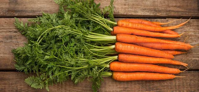 24 avantages étonnants de carottes pour la peau, des cheveux et santé
