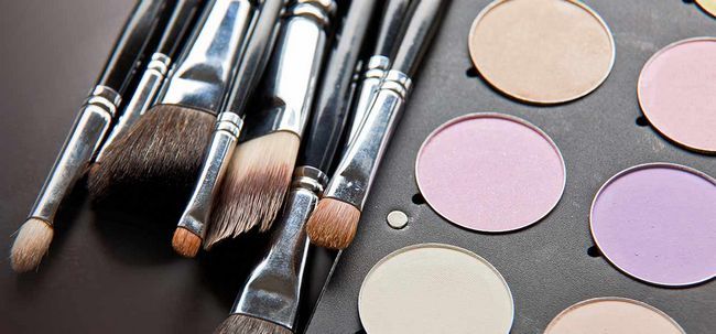4 conseils faciles à prendre soin de vos pinceaux de maquillage