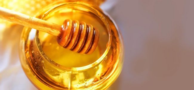 4 façons simples dans lesquels le miel peut résoudre les problèmes de peau sèche
