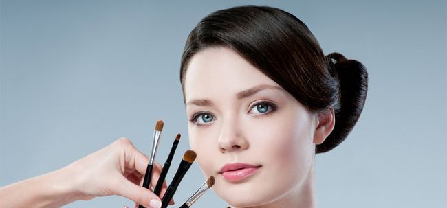 4 types de visage Essential pinceaux de maquillage