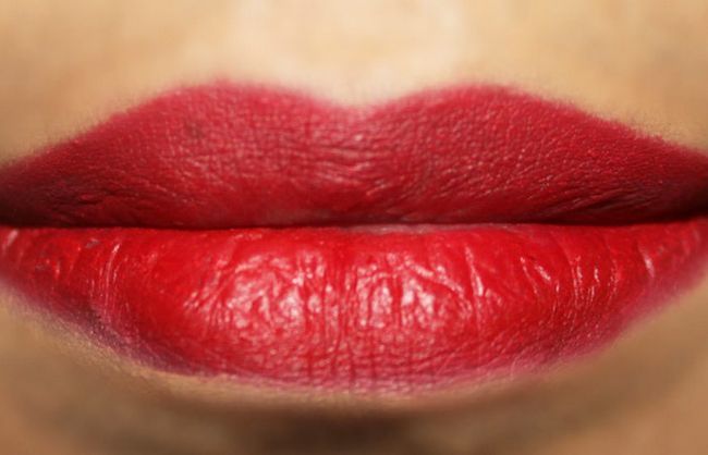 Comment obtenir des lèvres 3D Maquillage Tutorial (3)