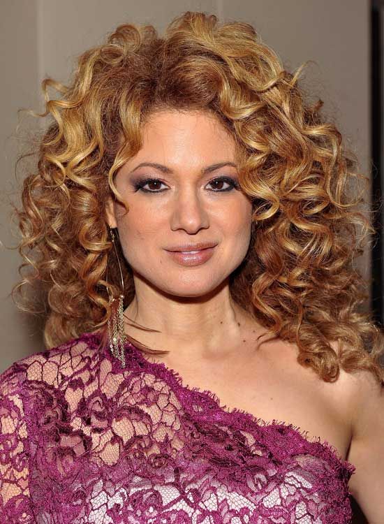 Volumineux-Layered-Bob-avec-Side-Parted-Tight-Curls