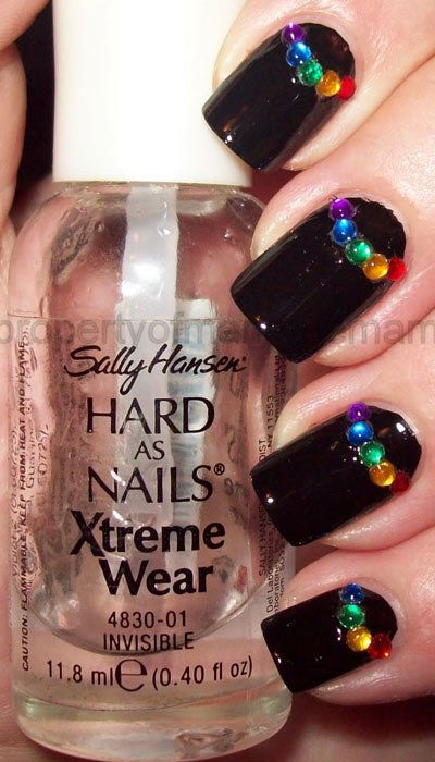 Colored lunes strass demi nail art