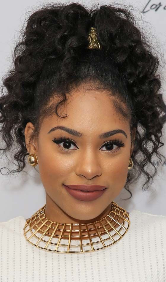 Curly Ponytail court