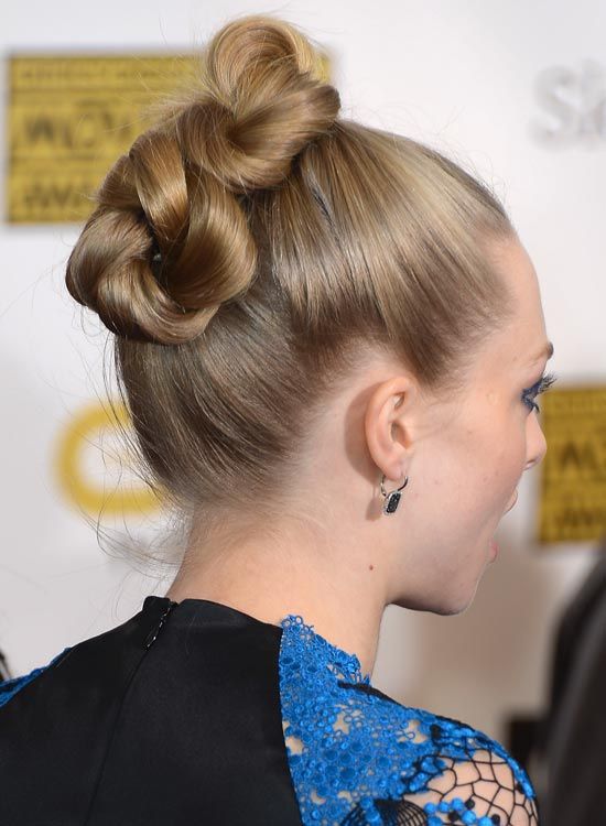 Haute-Updo-avec-Random-twists-et-tours