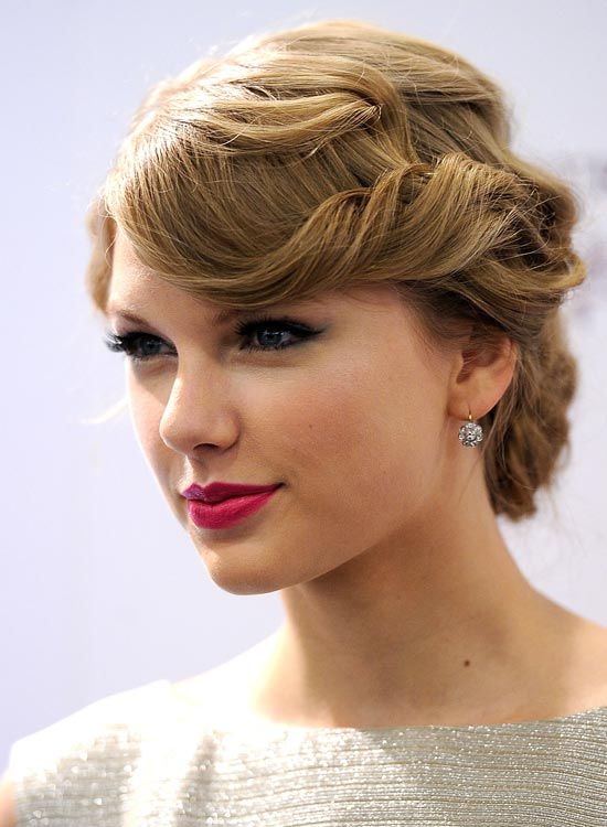 Texture-Chignon-avec-Twisted-Side-Sweep