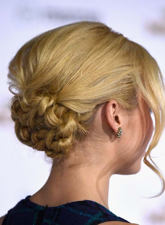 Distinct-Twisted-Bun-avec-Puffy-Couronne-et-Wavy-Bang