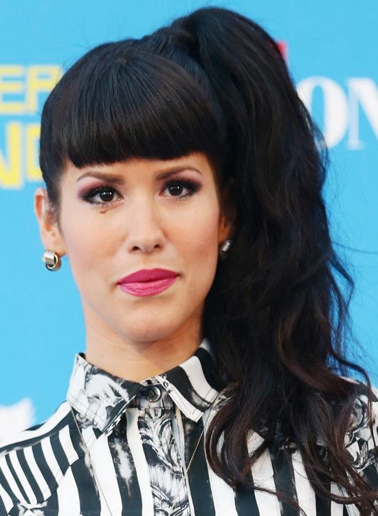 Haute-Side-Poney-avec-cheveux-Wrap-et-Franges