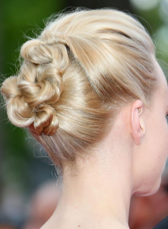Hautement Twisted-coiffure-avec-Puffy-Couronne