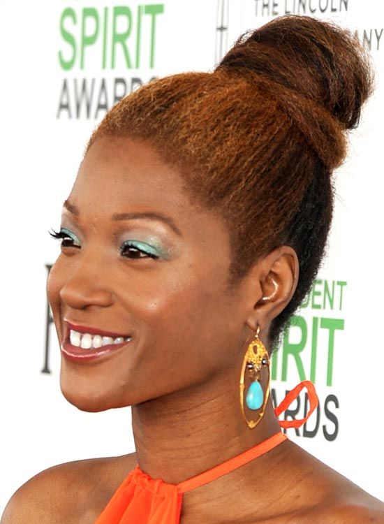 Neat-Ballet-Bun-sur-Light-Brown-cheveux crépus