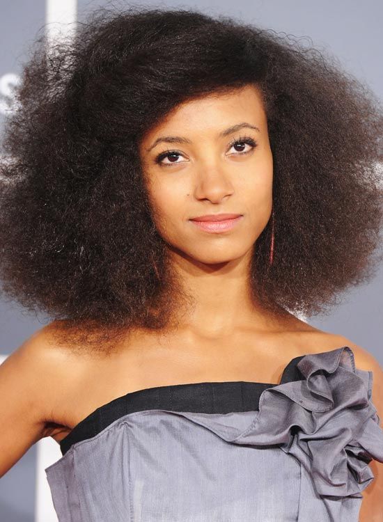Fluffy-angulaire-crépus-Bob-avec-Twisted-Front