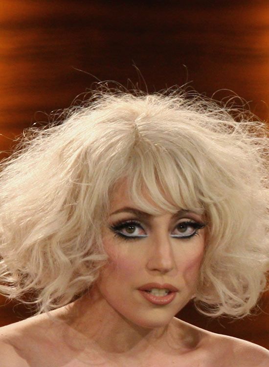 Wavy-Silver-Bob-avec-Franges-et-High-Volume