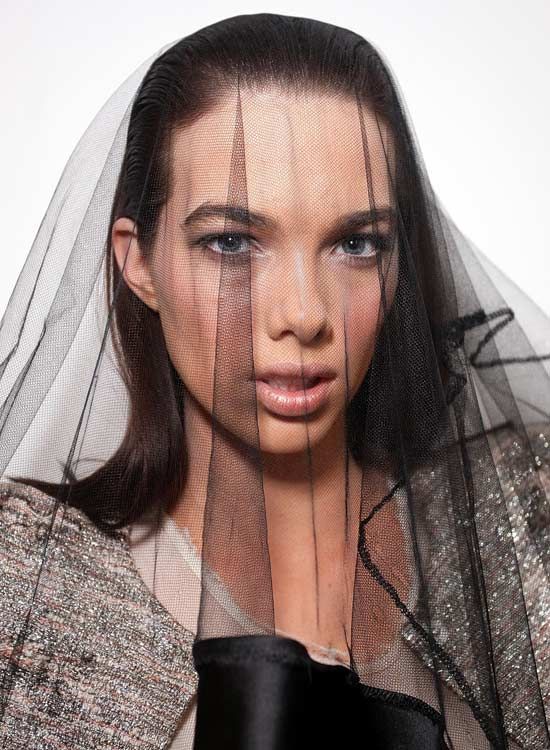 Thin-Black-Veil-sur-gominés-Retour-cheveux