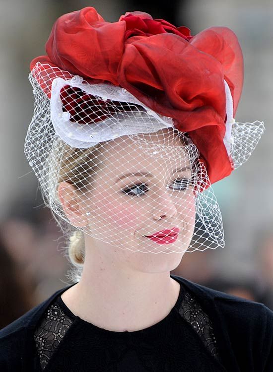 Blanc-Veil-avec-grand-Ribbon-Fleurs