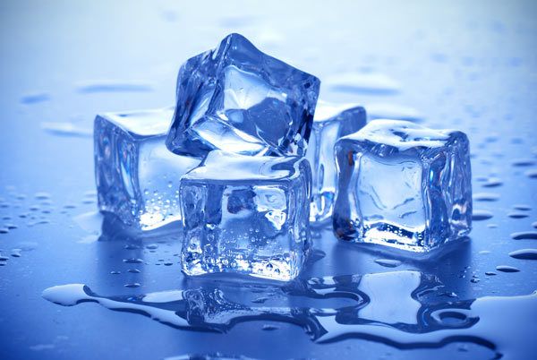 thé cubes de glace d'eau