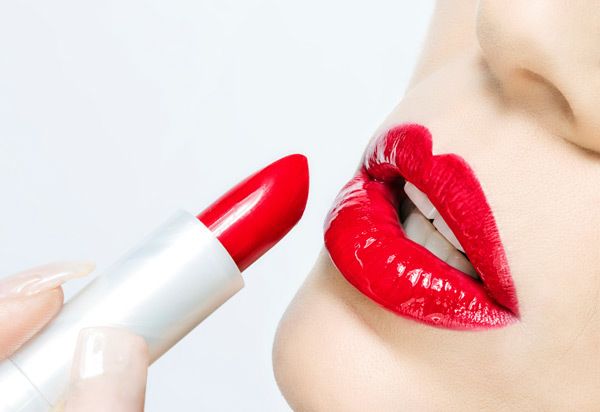 utiliser avec parcimonie les rouges à lèvres