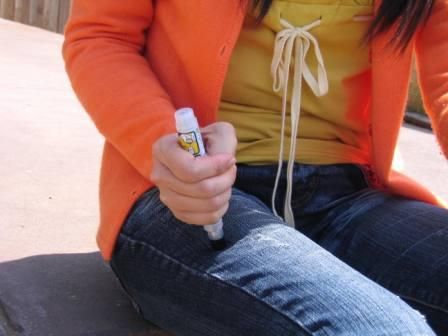 epipen_in_leg