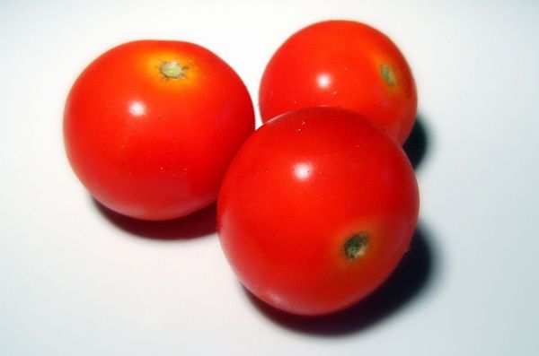 L'utilisation de la tomate pour la peau grasse