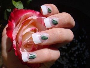 Fleurs en bordure Nail Art