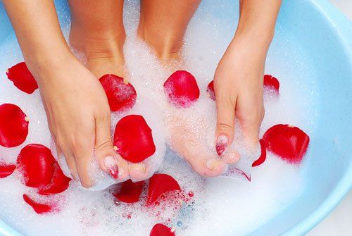 Meilleurs conseils de soins des pieds pour les pieds secs et crevassés