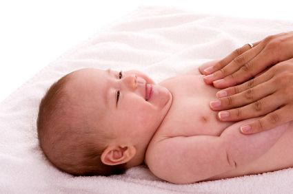 Les meilleurs moyens pour masser un nouveau-né