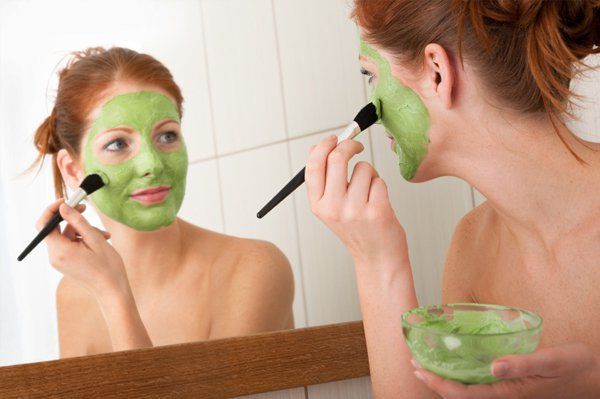 Masques pour le visage de bricolage et de masques pour la peau sèche