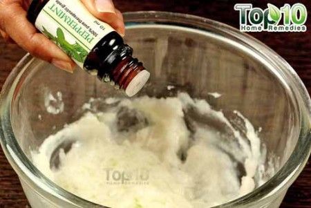 Fouettée coco lotion d'huile bricolage ajoutant huile de menthe poivrée