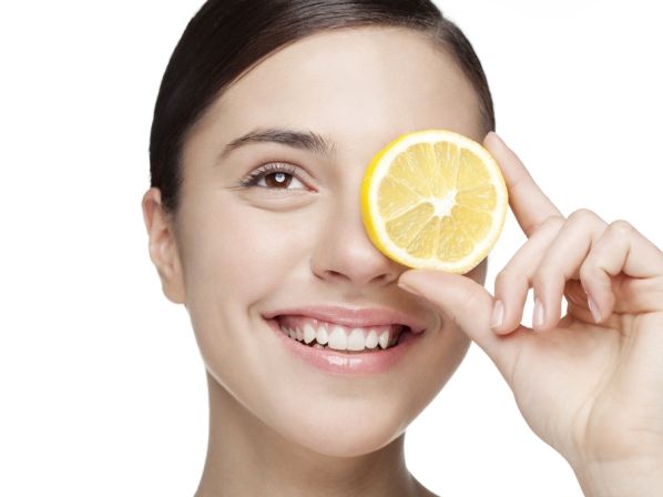 Meilleures masques pour le visage de citron naturels faits maison, des masques pour la peau éclatante
