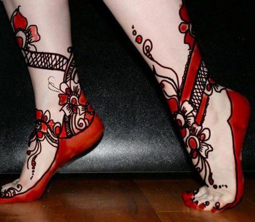 Mehndi-designs de couleur rouge-pied-