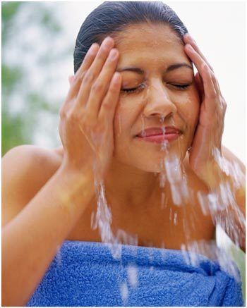 moyens naturels nettoyage de votre visage