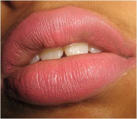 comment appliquer le rouge à lèvres sur les lèvres minces 4