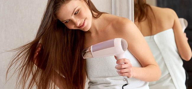 Comment séchez les cheveux: tutoriel étape par étape