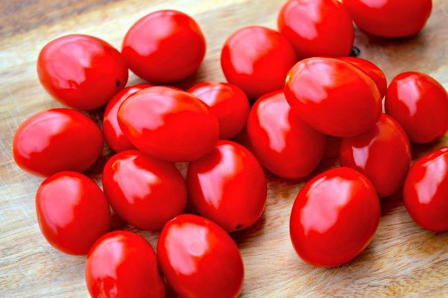 Comment guérir l'acné en utilisant tomate (5 méthodes)