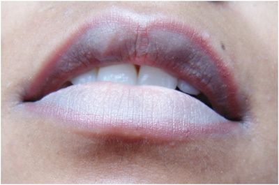 de longues pointes de rouge à lèvres durables
